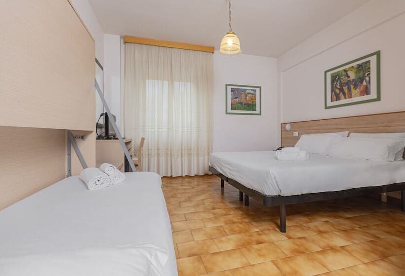 Номер Стандарт Трехместный, Catignano Hotel Ristorante