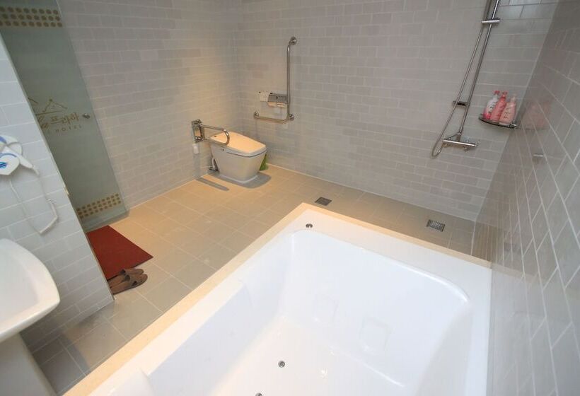 اتاق استاندارد, Hound Hotel Changwon Terminal
