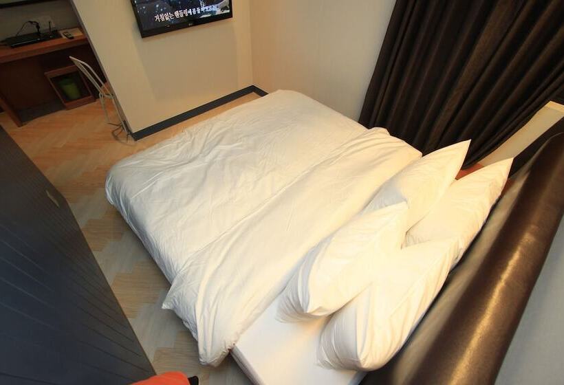 اتاق استاندارد, Hound Hotel Changwon Terminal