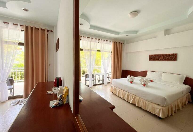 テラス付きスタンダードルーム, Golden Hill Resort