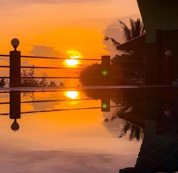 スタンダードバンガロー, Golden Hill Resort
