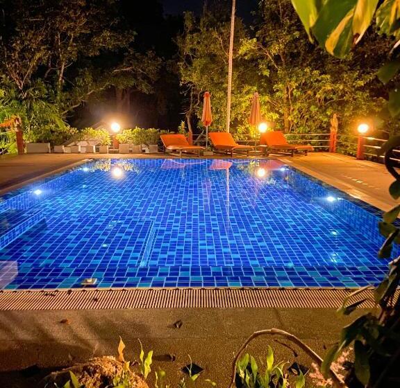Triple Room Sea View, Golden Hill Resort