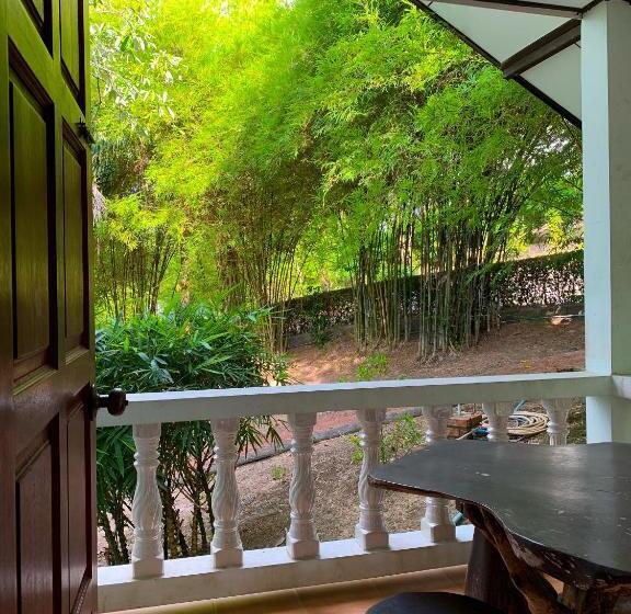 ガーデンビューのスタンダードバンガロー, Golden Hill Resort