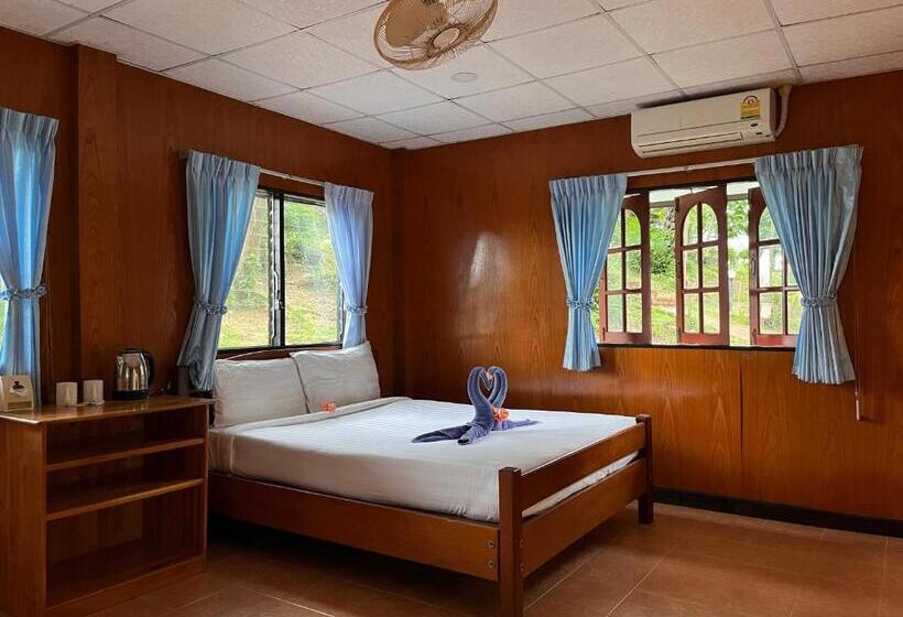 ガーデンビューのスタンダードバンガロー, Golden Hill Resort
