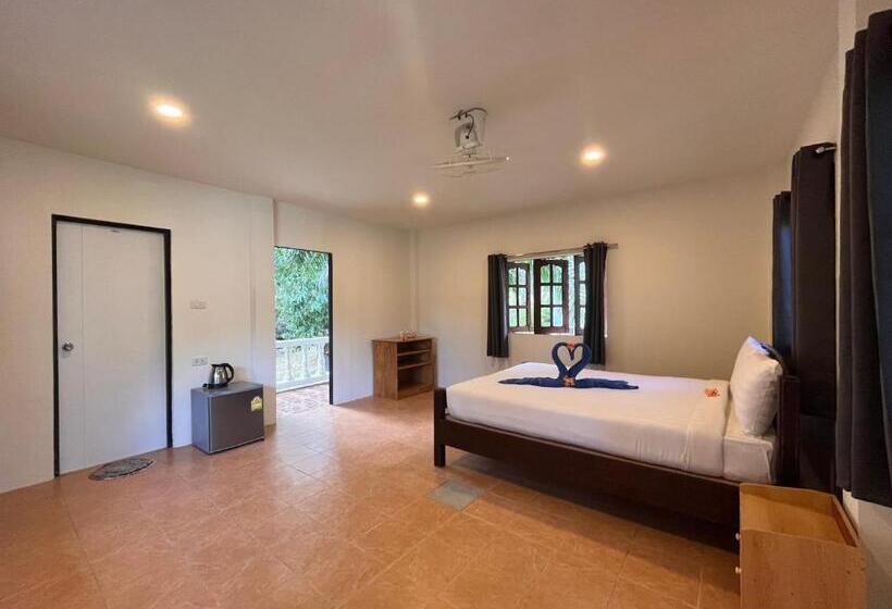スーペリアーバンガロー, Golden Hill Resort
