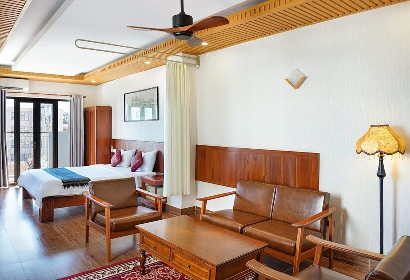سوییت, Phuminh Hotel Riverside