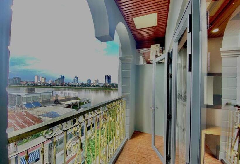 اتاق لوکس با بالکن, Phuminh Hotel Riverside