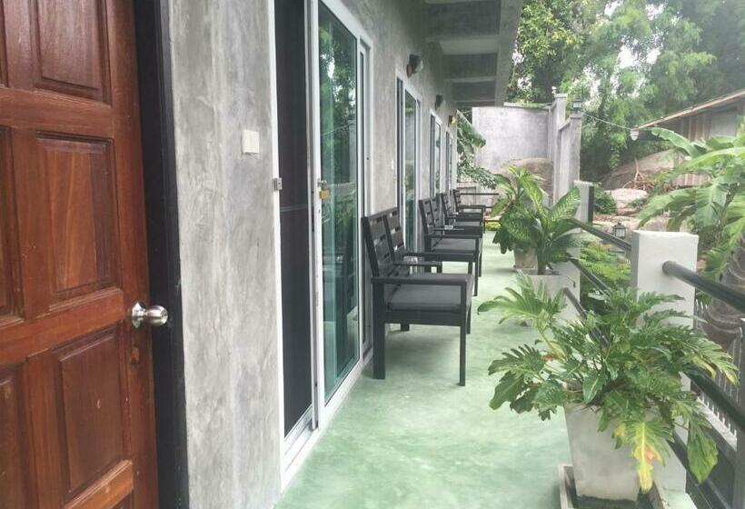 Номер Стандарт, Baan Suan Ta