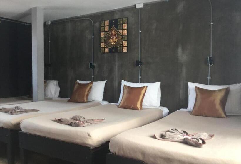 Четырехместный Номер Стандарт, North Star Guest House