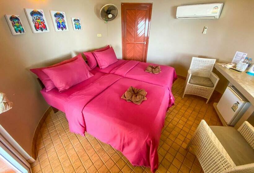 بانگلوی استاندارد با چشم‌انداز دریا, Koh Mak Buri Hut Natural Resort