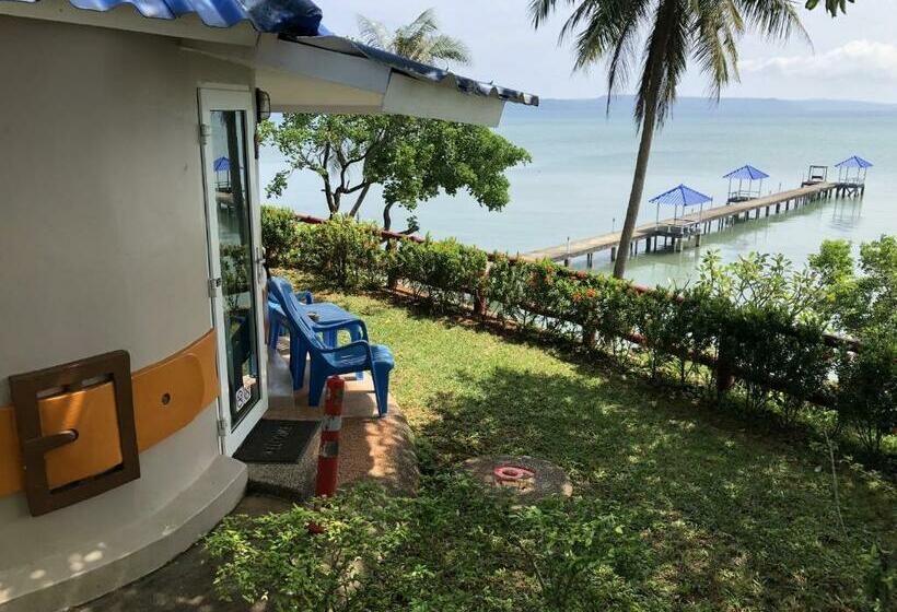 بانگلوی استاندارد با چشم‌انداز دریا, Koh Mak Buri Hut Natural Resort