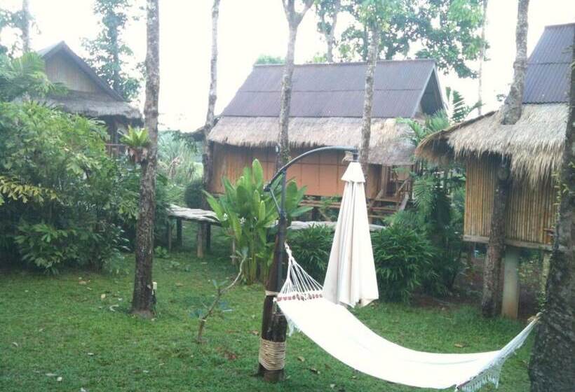 بانگلوی استاندارد, Bamboo Hideaway Resort