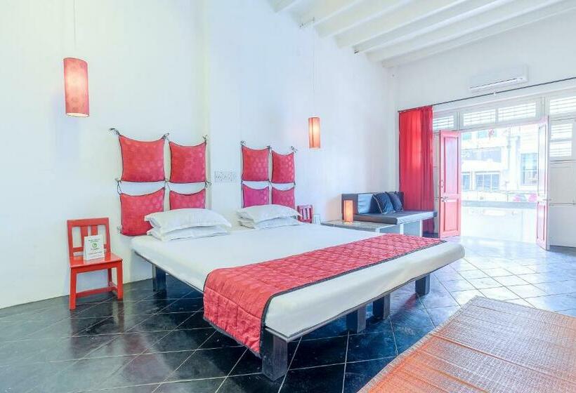 Quarto Deluxe, Itsy Hotels Red Lotus Heritage, Promenade Beach
