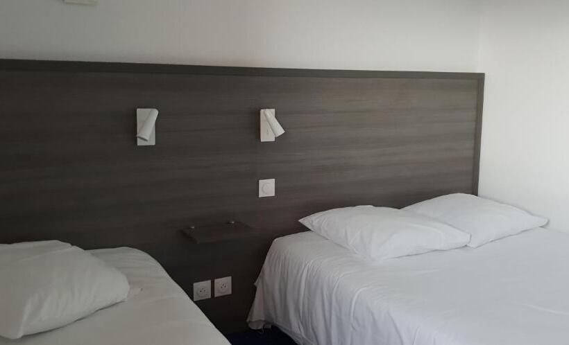 Номер Стандарт Трехместный, Hôtel Althea   Piscine Et Sauna