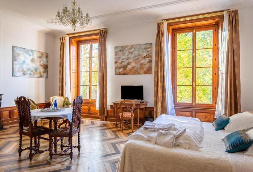 스탠다드 룸 킹사이즈 침대, Manoir De La Manantie   Teritoria