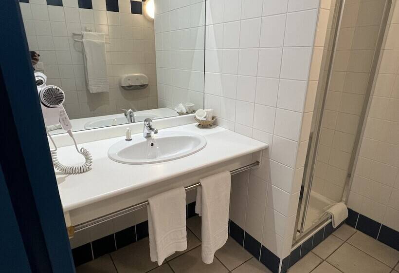 Номер Стандарт Трехместный, Hôtel Le Laury S