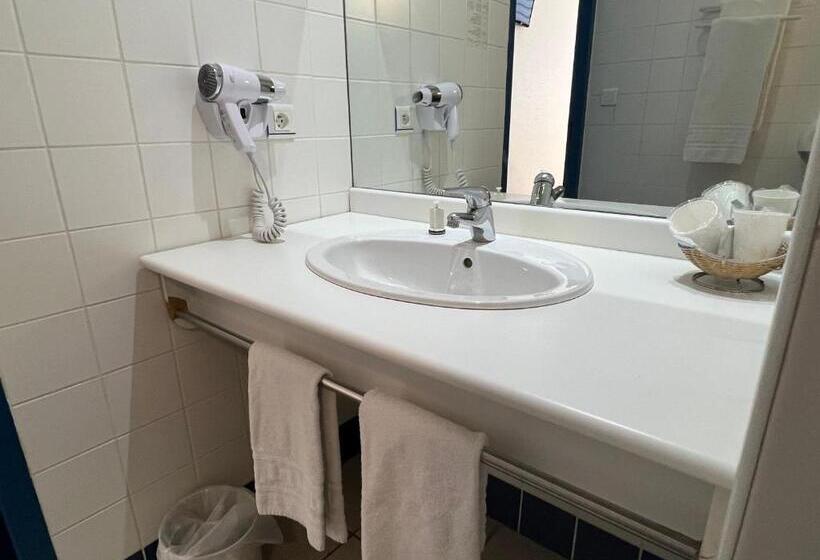 Номер Стандарт, Hôtel Le Laury S