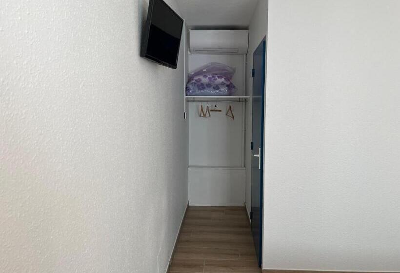 Номер Стандарт, Hôtel Le Laury S