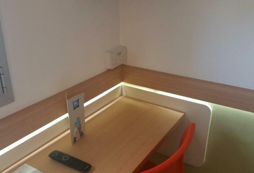 Номер Стандарт, Ibis Budget Leicester