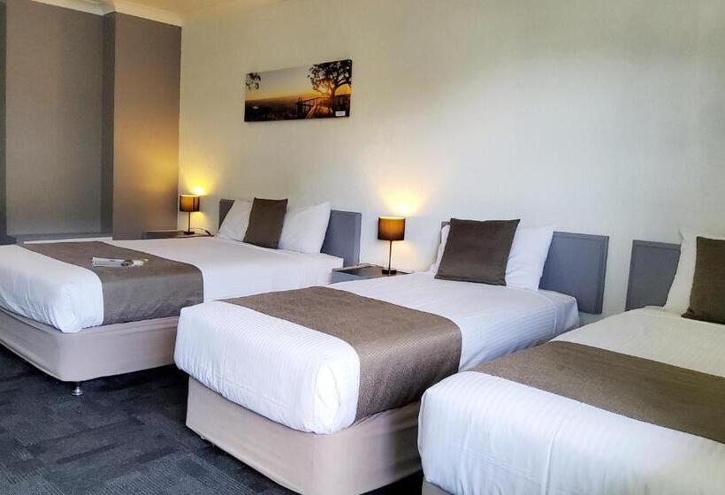 패밀리 룸, Archer Park Motel