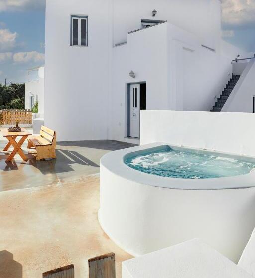 家庭公寓, Athiri Santorini