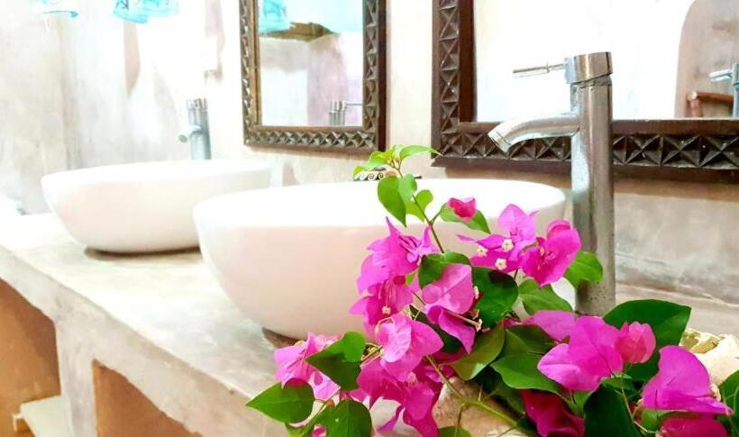 Бунгало Deluxe, Bahati Villa