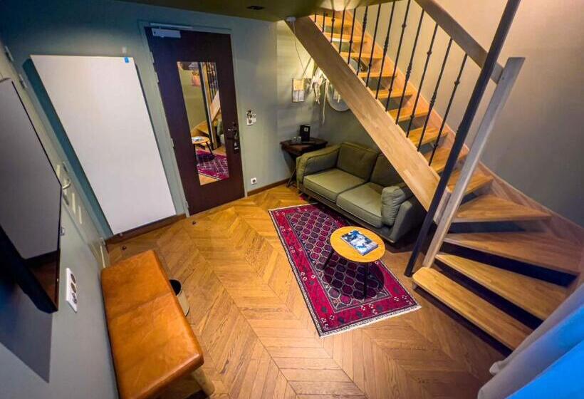 اتاق لوکس, Le Magic Hall