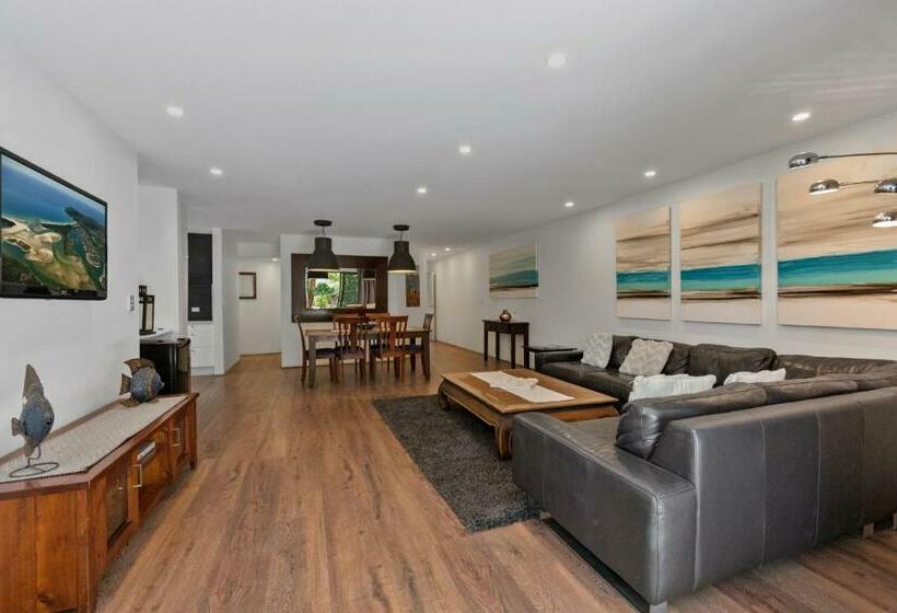 Апартаменты 3 Спальни, Noosa Boutique Apartments & Elkhorn Villas