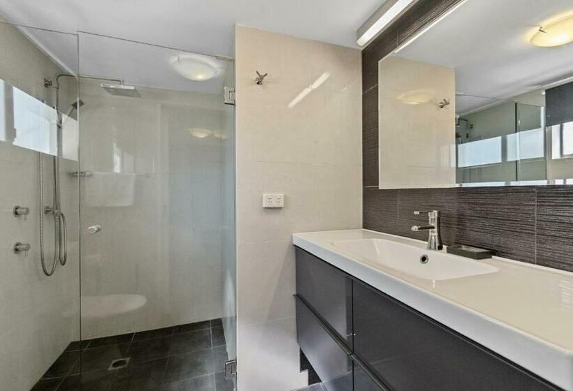 Апартаменты 3 Спальни, Noosa Boutique Apartments & Elkhorn Villas