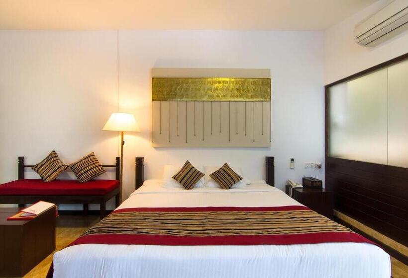 جناح جونيور, The Theva Residency