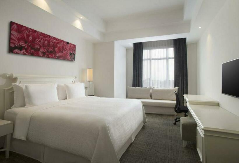 带城市景观和大床的豪华房间, Four Points By Sheraton Bandung