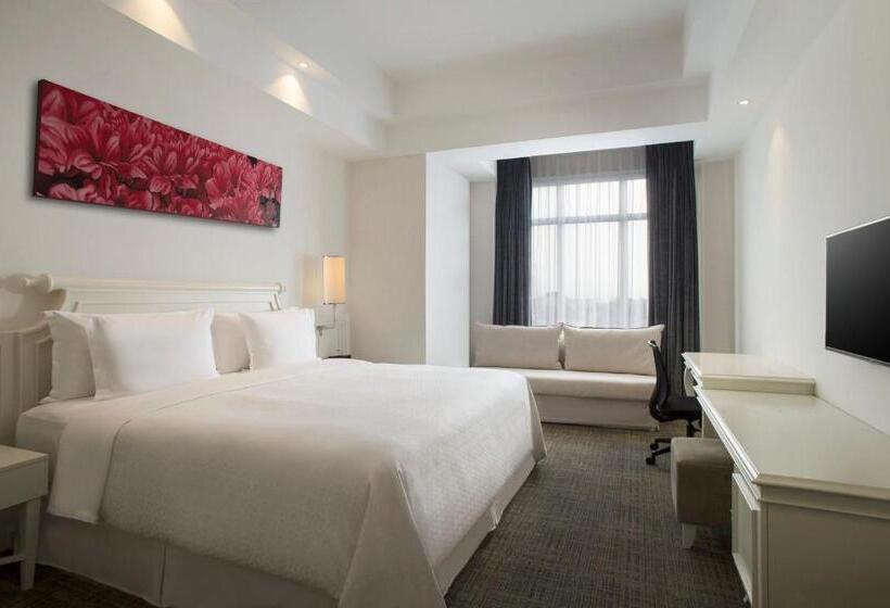 도시전망 디럭스룸 킹침대, Four Points By Sheraton Bandung