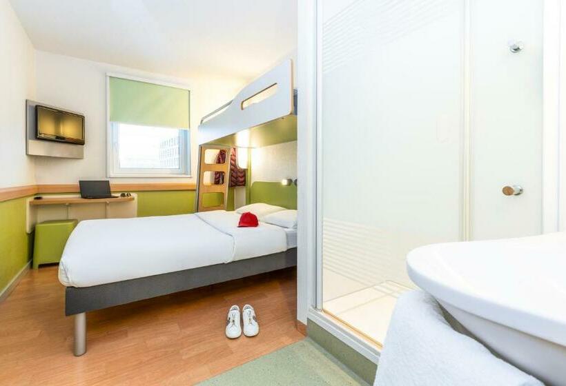 Quarto Triplo Estandar, Ibis Budget Zurich City West