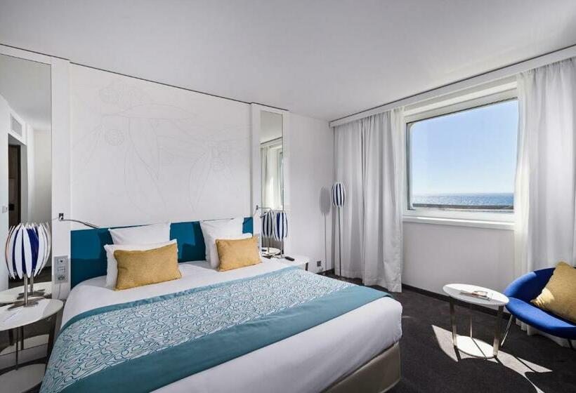 Номер Стандарт Вид на Море, Golden Tulip Marseille Euromed