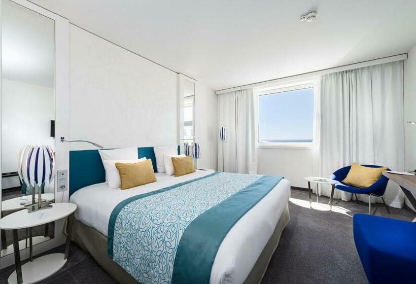 Chambre Standard Vue Mer, Golden Tulip Marseille Euromed