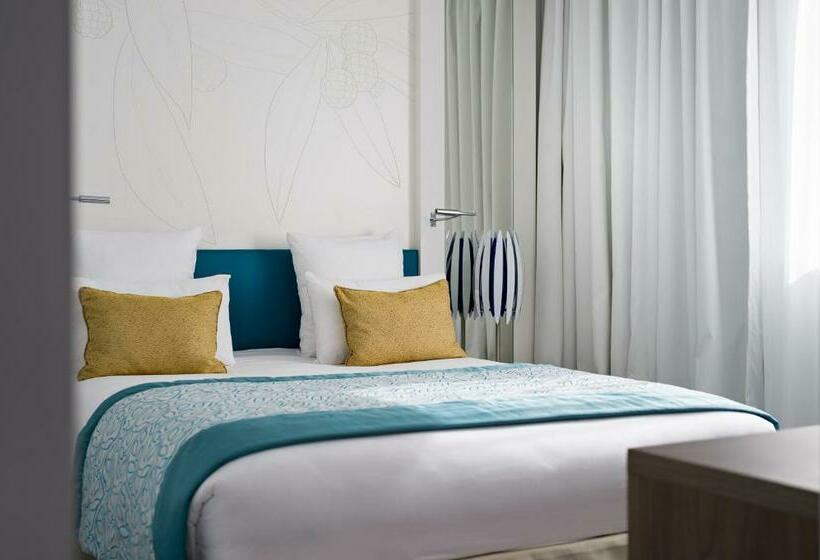 Junior Suite, Golden Tulip Marseille Euromed