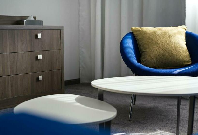 Люкс Executive Вид на Море, Golden Tulip Marseille Euromed