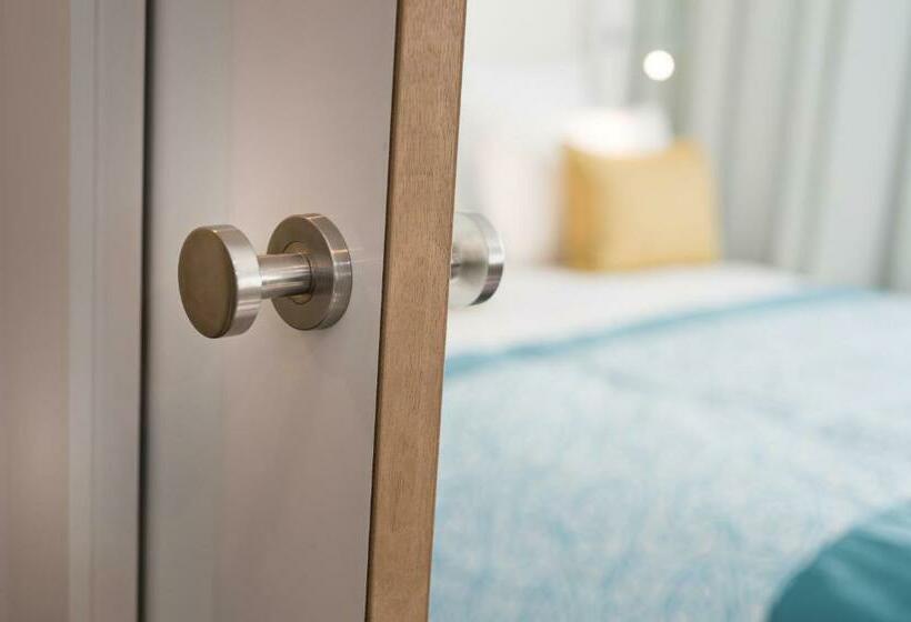 Suite Executive Vue Mer, Golden Tulip Marseille Euromed