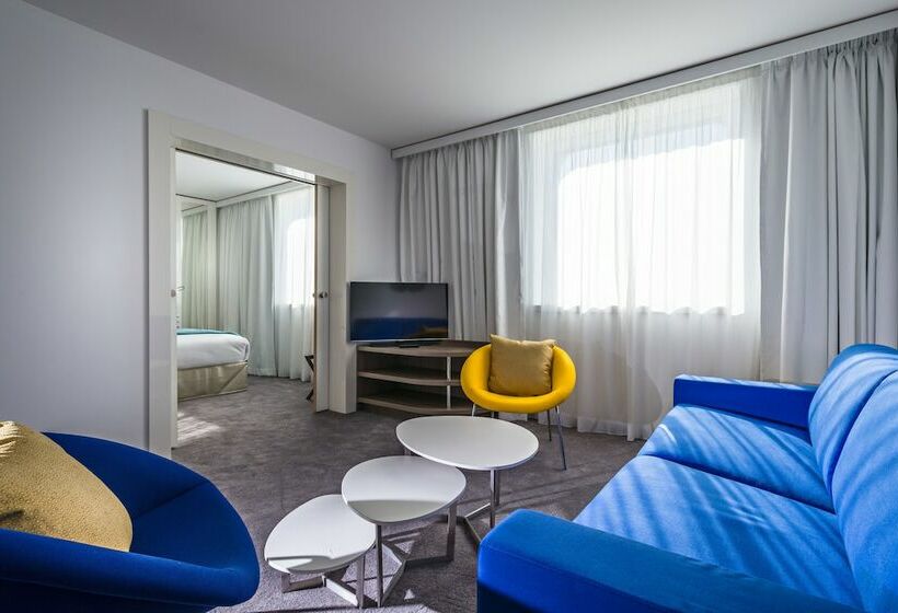 Suite Executive Vue Mer, Golden Tulip Marseille Euromed