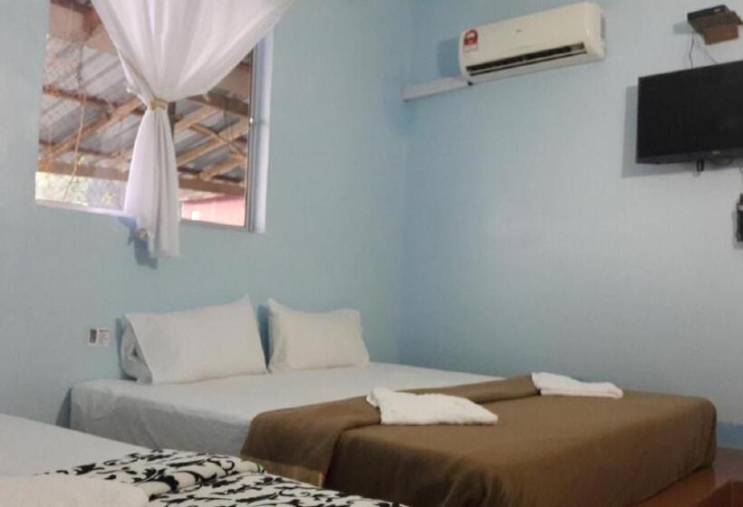 اتاق استاندارد سه نفره, Pangkor Fish House