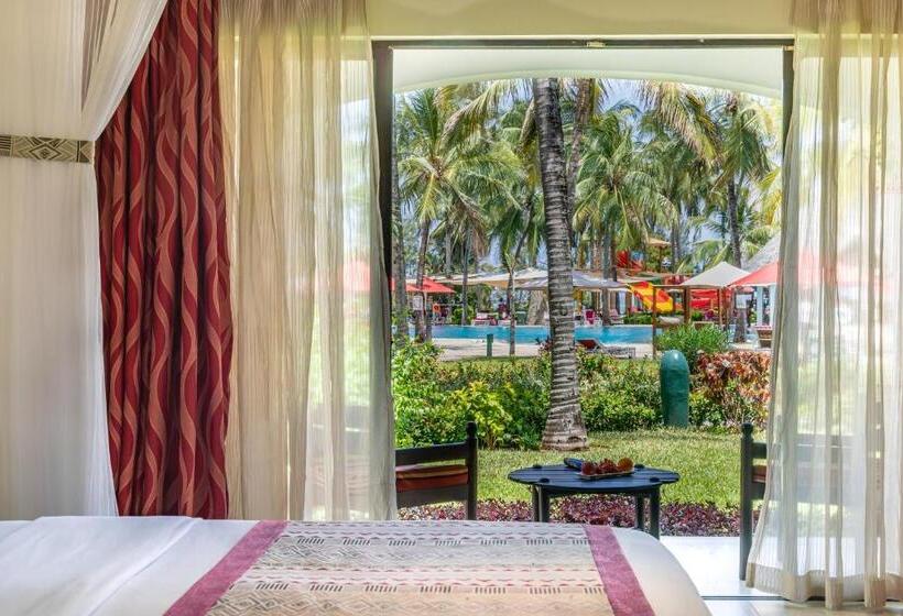 Номер Deluxe Вид на Бассейн, Prideinn Paradise Beach Resort & Spa Mombasa