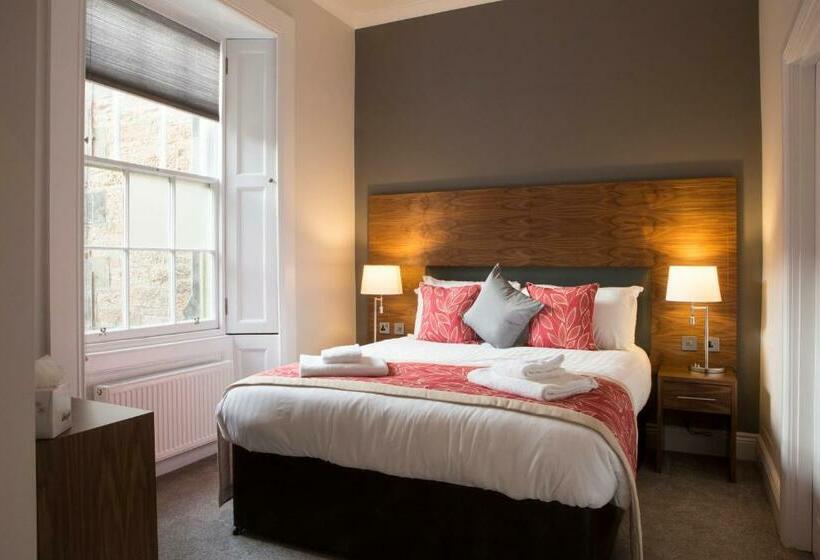 استودیوی استاندارد, Court Residence Apart