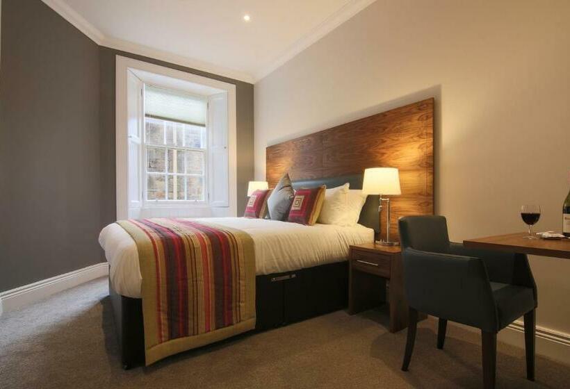 استودیوی استاندارد, Court Residence Apart