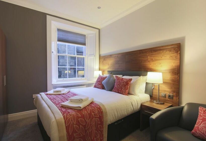 استودیوی استاندارد, Court Residence Apart