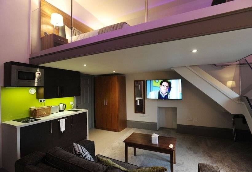 سوییت دوبلکس, Court Residence Apart