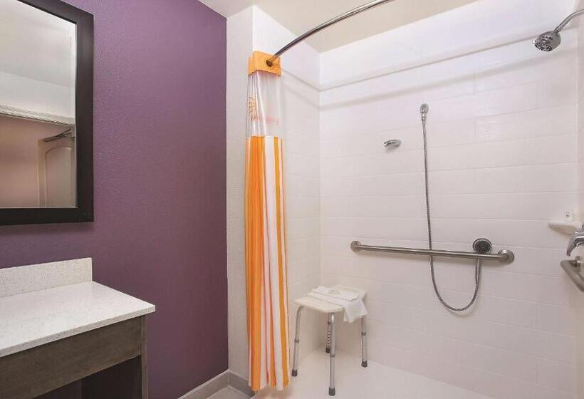 Cameră Standard Adaptată pentru Discapacitaţi, La Quinta By Wyndham Chattanooga   Lookout Mtn