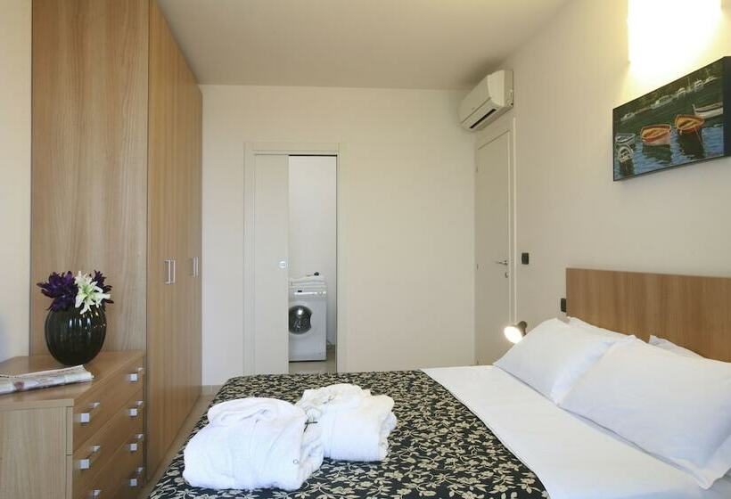 Appartamento 1 Camera da Letto Vista Mare, Residence Amore