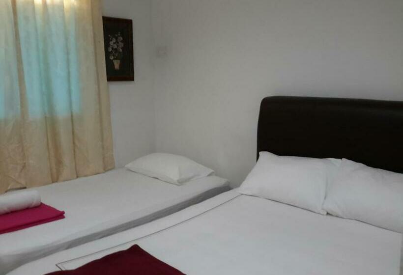 Трехместный Номер Deluxe, Rasa Motel
