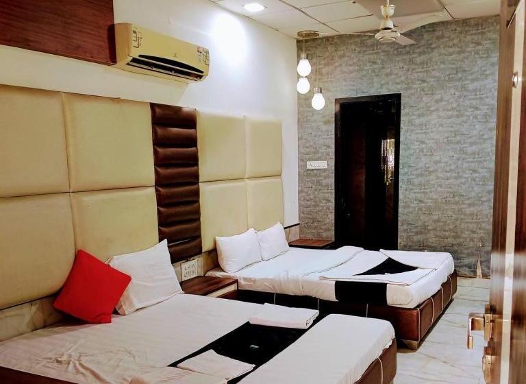 اتاق خانوادگی, Fabhotel Prime Welcome Palace