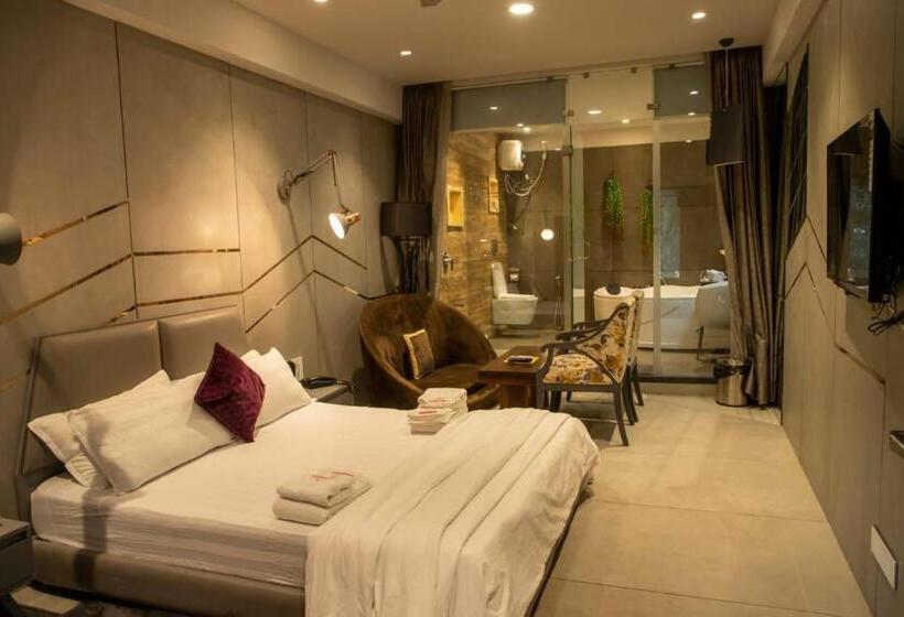سوئیت پرزیدنت, Fabhotel Prime Welcome Palace